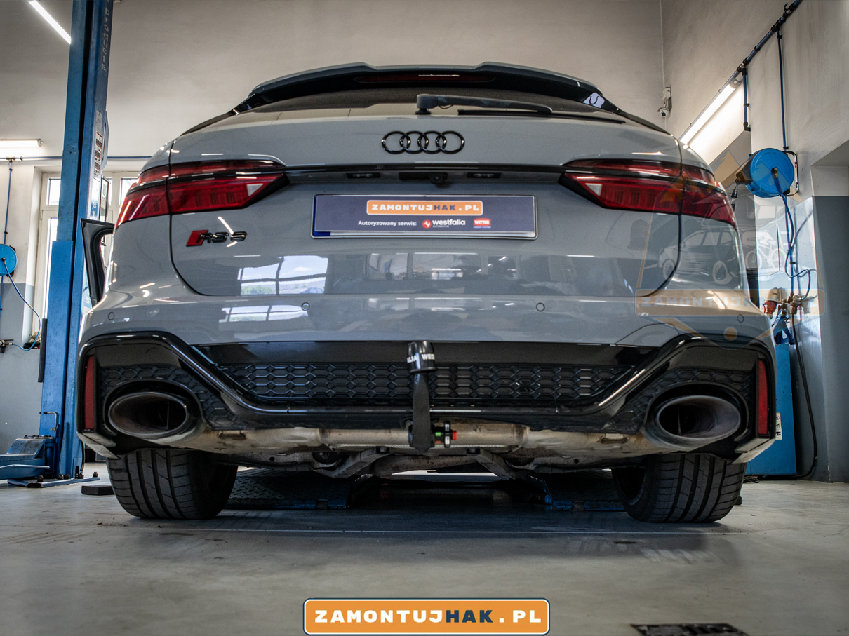 Montaż haka w audi RS6